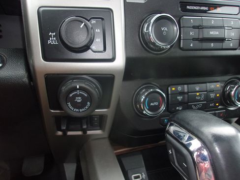 Used 2019 Ford F150 Lariat AWD/4WD image 22