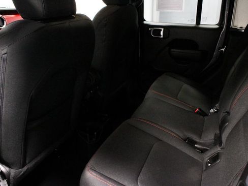 Used 2023 Jeep Gladiator Rubicon w/ Cold Weather Group AWD/4WD image 21