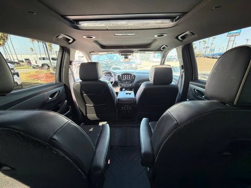 Used 2023 Chevrolet Traverse Premier w/ Redline Edition FWD image 11