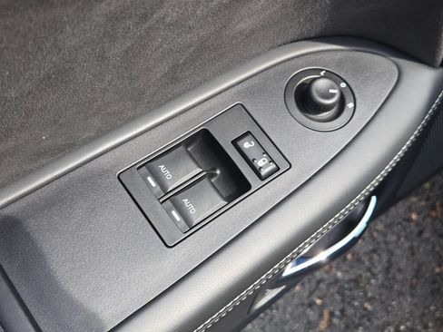 Used 2009 Dodge Challenger SRT8 RWD image 22