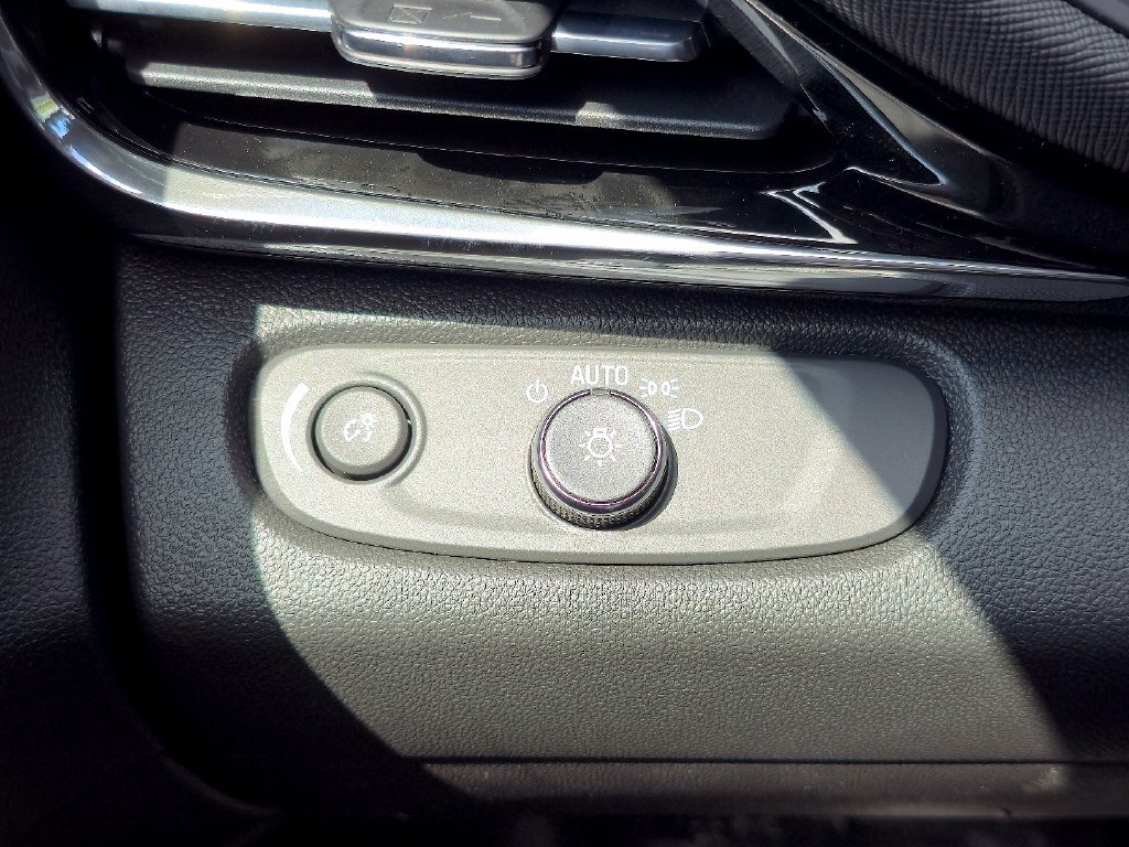 New 2026 Buick Envista Sport Touring w/ Convenience I Package FWD image 18