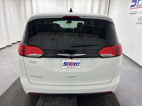 New 2026 Chrysler Voyager LX image 5