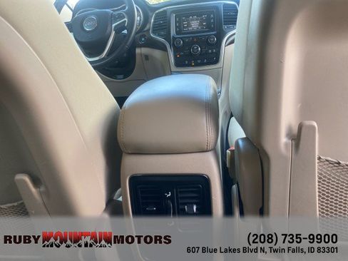 Used 2016 Jeep Grand Cherokee Laredo w/ Quick Order Package 23E AWD/4WD image 28