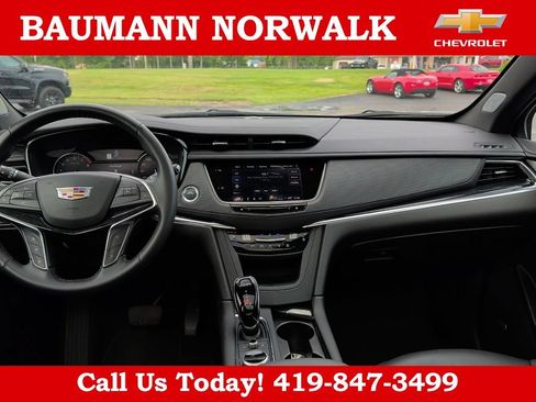 Used 2025 Cadillac XT5 Premium Luxury AWD/4WD image 25