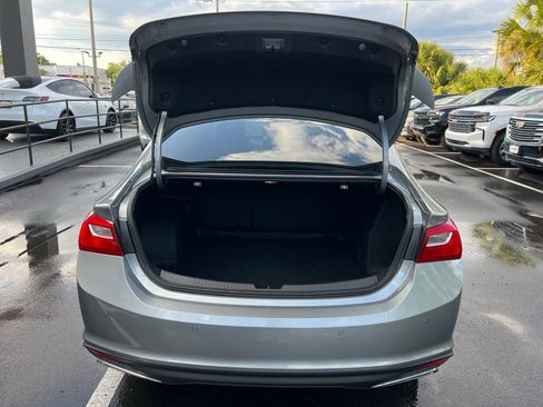 Used 2024 Chevrolet Malibu RS FWD image 17