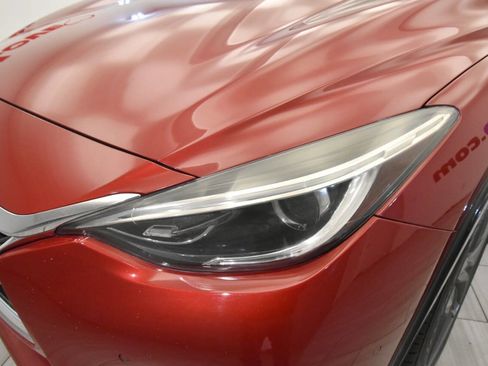 Used 2017 INFINITI QX30 Sport w/ Sport Leather Package image 8