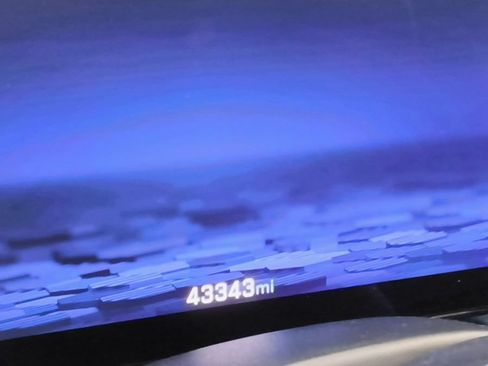 Used 2025 Chevrolet Suburban Z71 AWD/4WD image 12