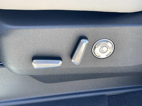 New 2026 Lincoln Navigator Reserve AWD/4WD image 22