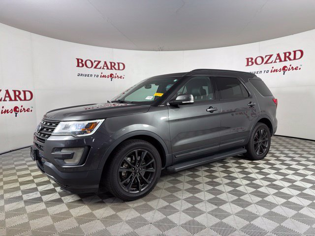 Used 2017 Ford Explorer XLT w/ Equipment Group 202A AWD/4WD image 7