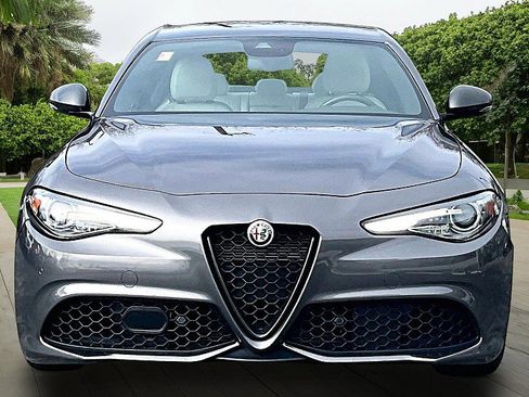 Used 2020 Alfa Romeo Giulia w/ Quick Order Package 22K Sport image 3