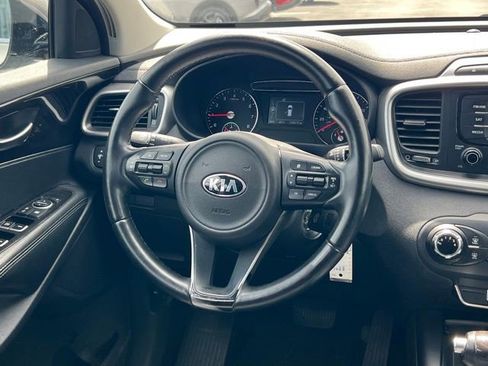 Used 2016 Kia Sorento FWD w/ LX Convenience Package image 14