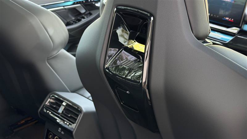 Used 2026 BMW M5 w/ Executive Package AWD/4WD image 73