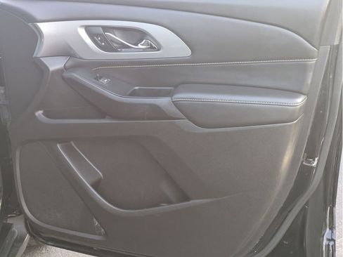 Used 2021 Chevrolet Traverse LT image 29