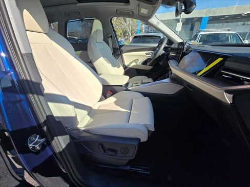 New 2025 Audi Q5 Prestige image 11