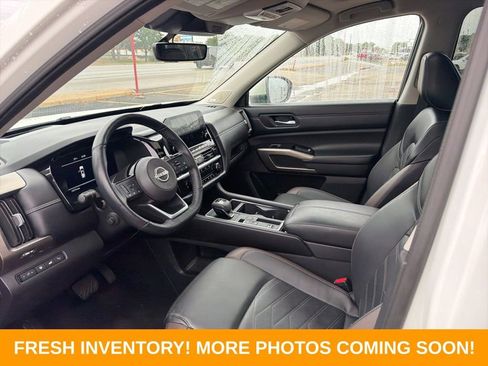Used 2024 Nissan Pathfinder Platinum w/ Cargo Package image 8