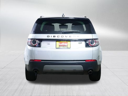 Used 2017 Land Rover Discovery Sport HSE AWD/4WD image 6