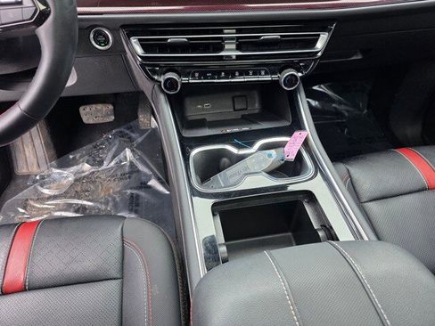 Used 2024 Chevrolet Traverse RS image 22