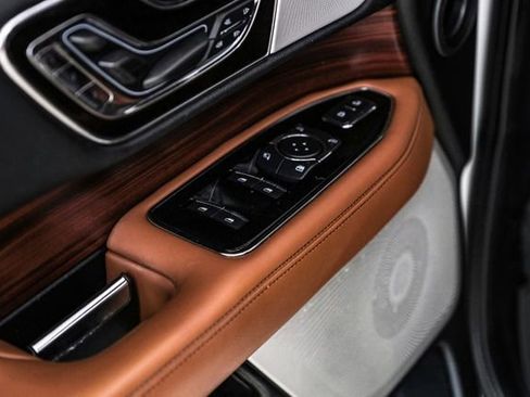 Used 2021 Lincoln Navigator L Reserve w/ Luxury Package image 38