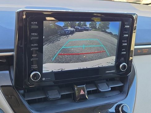 Used 2022 Toyota Corolla LE image 24