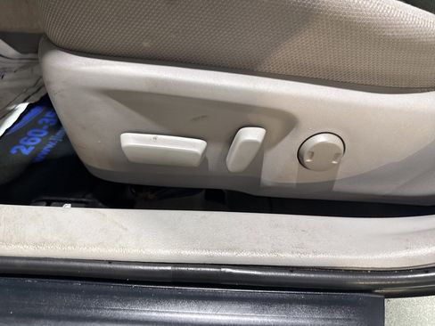 Used 2014 Toyota Camry XLE image 12