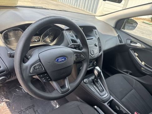 Used 2016 Ford Focus SE FWD image 15