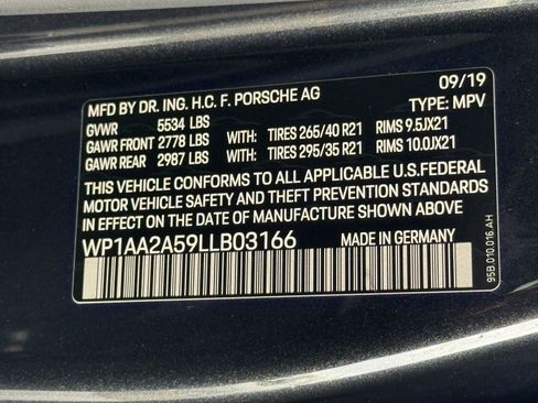 Used 2020 Porsche Macan image 22