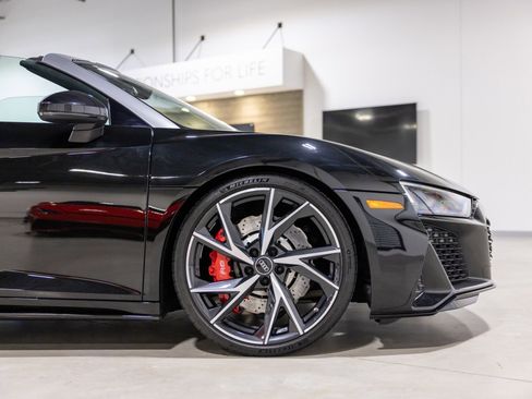 Used 2021 Audi R8 V10 w/ Premium Package image 22
