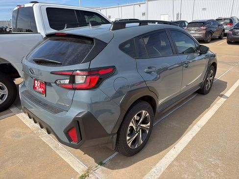 Used 2024 Subaru Crosstrek 2.0i Premium image 4