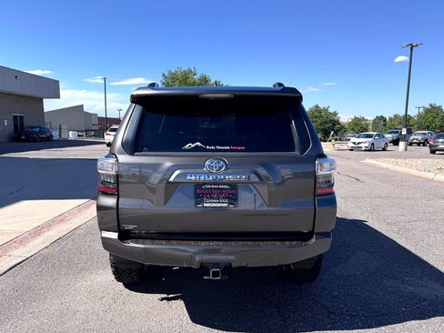 Used 2021 Toyota 4Runner SR5 Premium w/ Moonroof Package AWD/4WD image 9
