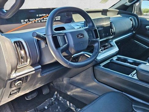New 2026 Ford Expedition Platinum AWD/4WD image 3