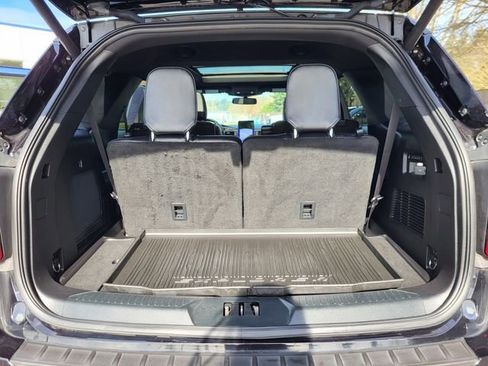 Used 2020 Ford Explorer ST w/ ST Street Pack image 5