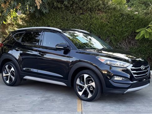Used 2017 Hyundai Tucson Sport image 3