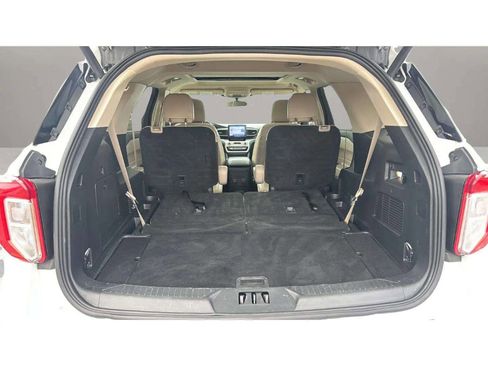 Used 2024 Ford Explorer XLT w/ Equipment Group 202A image 10