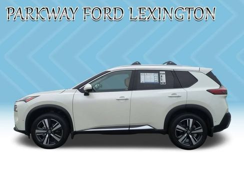 Used 2021 Nissan Rogue Platinum AWD/4WD image 2