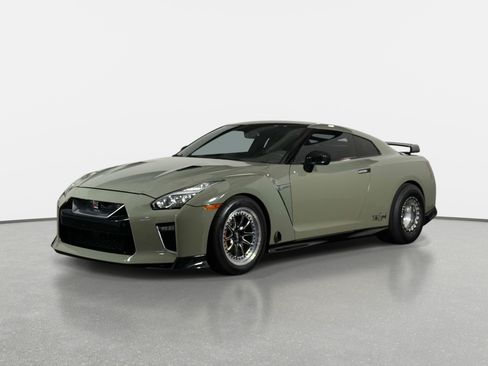 Used 2021 Nissan GT-R Premium AWD/4WD image 19