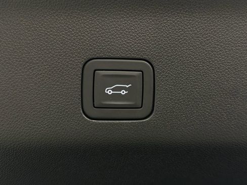 Used 2025 Cadillac Escalade ESV Sport Platinum image 14