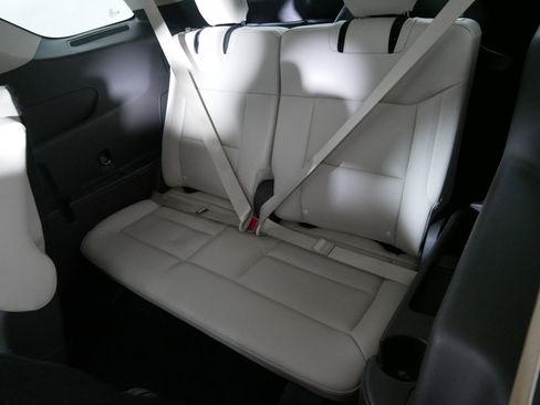 Used 2020 Ford Explorer Platinum image 33