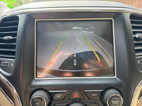 Used 2015 Jeep Grand Cherokee Limited image 11