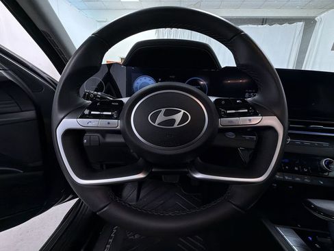 Used 2025 Hyundai Elantra SEL image 23