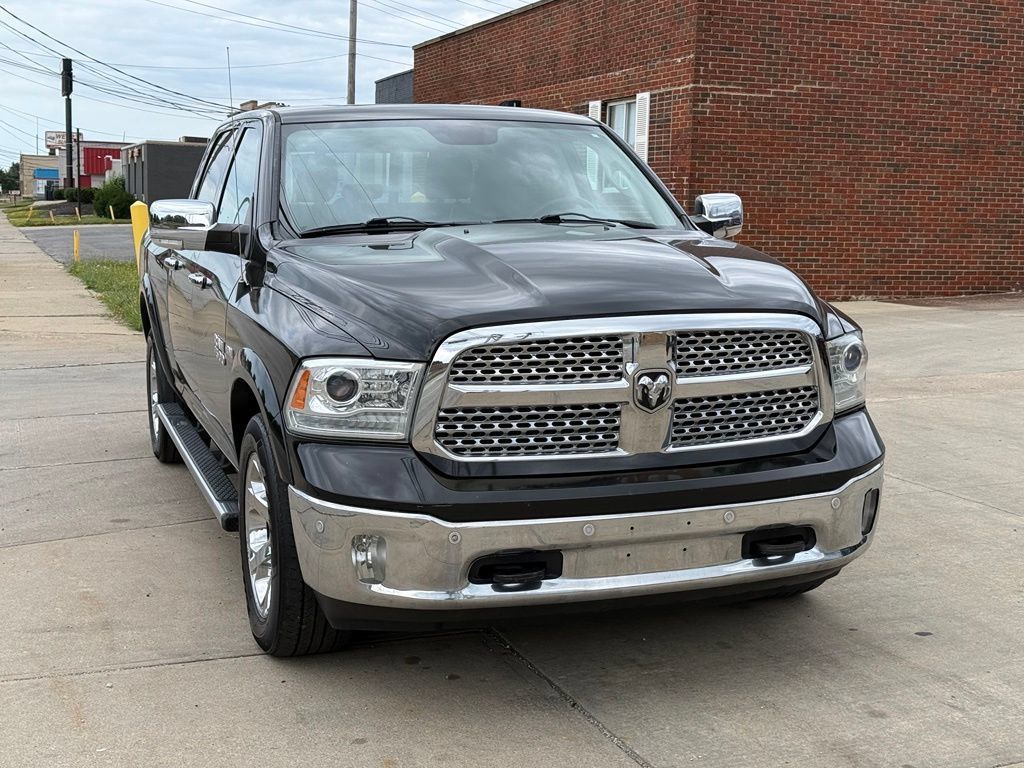 Used 2015 RAM 1500 Laramie w/ Convenience Group AWD/4WD image 3