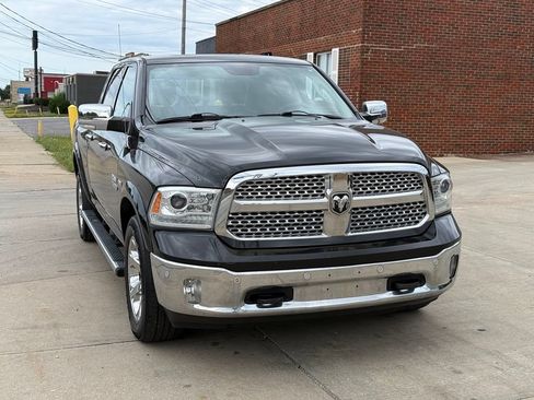 Used 2015 RAM 1500 Laramie w/ Convenience Group AWD/4WD image 3