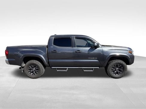 Used 2021 Toyota Tacoma SR5 AWD/4WD image 9