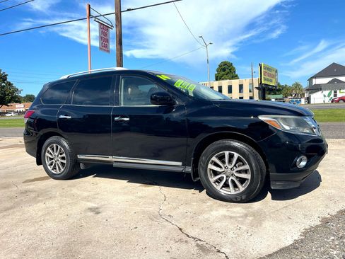 Used 2014 Nissan Pathfinder SL w/ SL Tech Package image 4