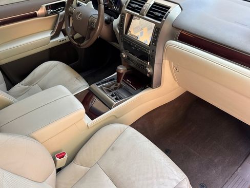 Used 2019 Lexus GX 460 Premium w/ Premium Package AWD/4WD image 35
