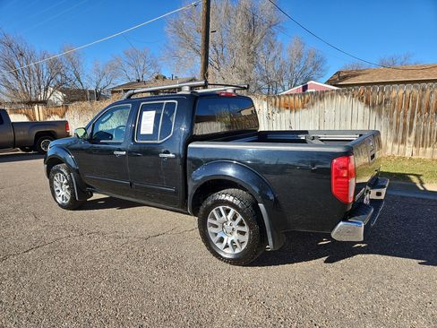 Used 2011 Nissan Frontier SL image 4