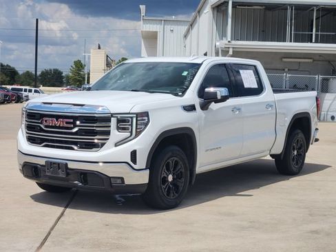 Used 2025 GMC Sierra 1500 SLT RWD image 3