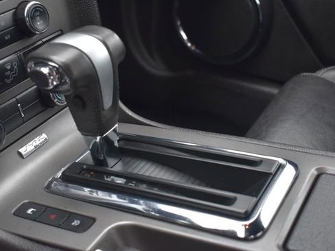 Used 2011 Ford Mustang GT Premium image 19