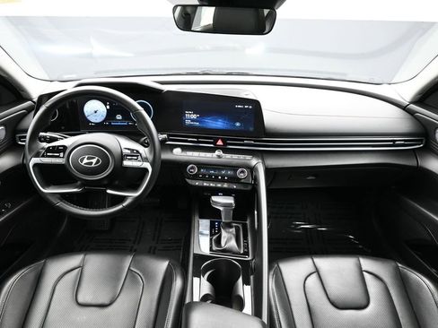 Certified 2025 Hyundai Elantra Limited w/ Cargo Package image 12