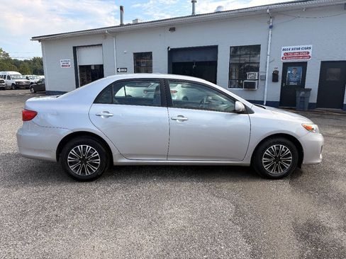 Used 2011 Toyota Corolla LE FWD image 7