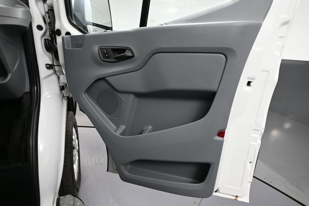 Used 2017 Ford Transit 250 130 Low Roof w/ Exterior Upgrade Package RWD image 32